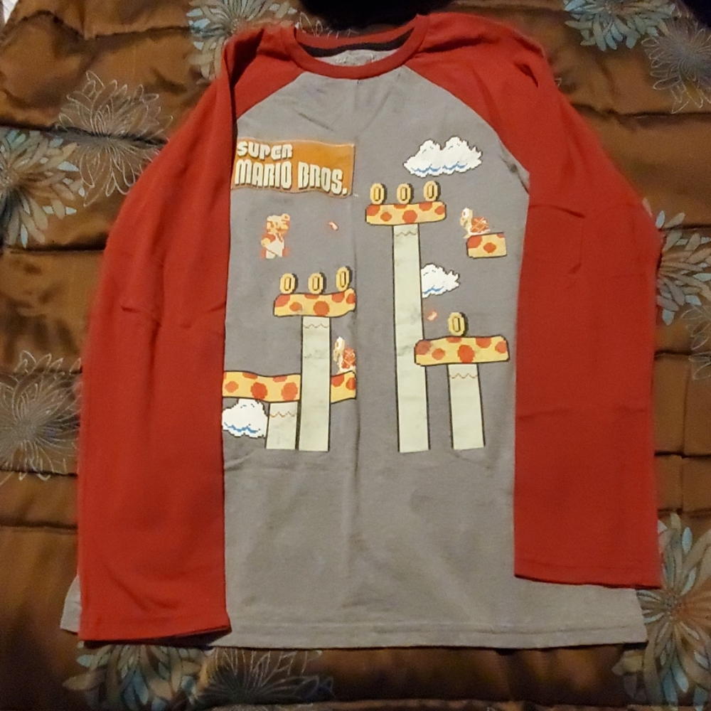 Super Mario long sleeved